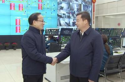 市委书记胡昊正月初一登门拜年 走访慰问春节不停产企业
