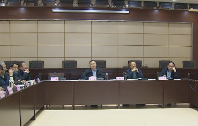 我市召开界岭至官桥公路提档升级工程等3个项目方案汇报会