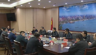 我市与土壤改良与设施农业专家团洽谈