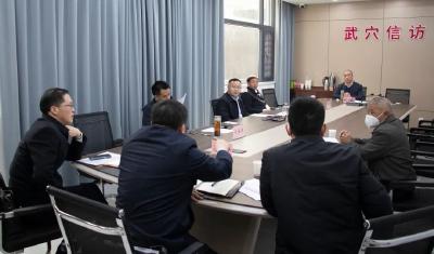 查俊现场约访接访 强调要依法依规为群众排忧解难