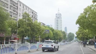 叶国庆调研督导城镇管理百日攻坚行动