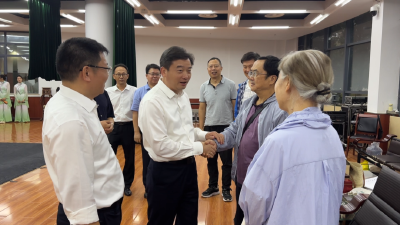 省政府调研组来我市调研中医药和特色文化传承发展工作