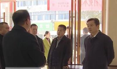 胡昊调研软弱涣散村党组织整顿、驻村帮扶、公益性公墓建设等工作