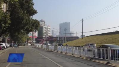 城区道路乱象亟待整治