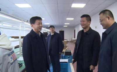 我市各地各部门开展岁末走访慰问活动（四）