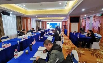 武穴河道堤防管理局为涉河项目建设当好“马前卒”