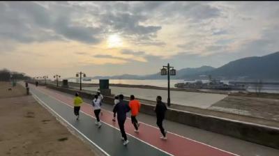 迎春健身跑→有奖→名额有限→快来戳→ 