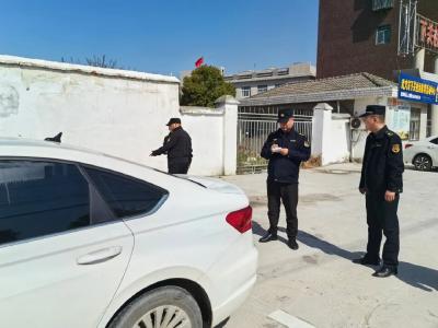 “敲窗行动”来了，“剑指”违停乱象！  