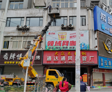 旧楼外墙频频掉落，多方协调守护“头顶安全”