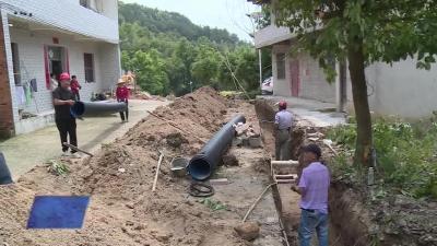 余川镇余冲村：铺设污水管网 助力千万工程