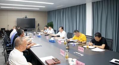 胡昊到市信访局约访信访群众