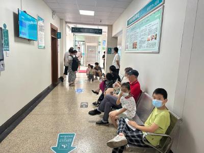 传染性较强，尚无特效药！一医院已确诊700多例，近期激增
