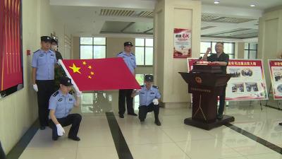 我市83名“无袍法官”宣誓就职