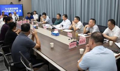 胡昊到市信访局开门接访