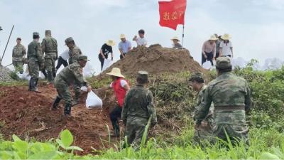 闻汛而动 守护家园 | 万丈湖街道：防汛应急抢险显担当