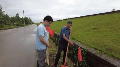 闻汛而动 守护家园丨支部建在哨棚上 武穴长江干堤筑起“红色堤坝” 
