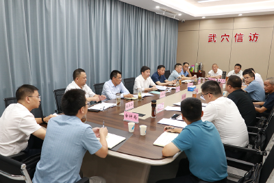 胡昊到市信访局约访信访群众 