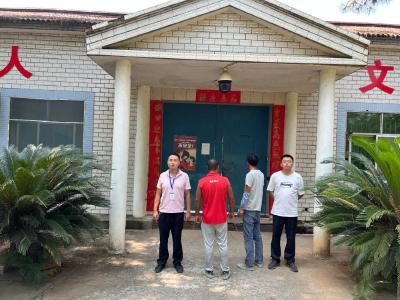 路边烟花顺手偷？三男子涉嫌盗窃被拘留 