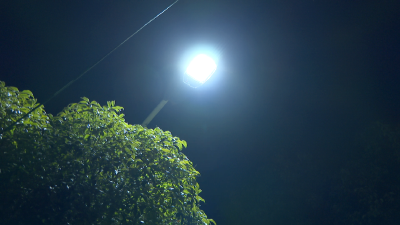 【幸福港城 · 实事办好】石佛寺镇蔡启常村：安装路灯暖人心 照亮道路便民行  
