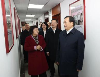 王忠林走访各民主党派省委会、省工商联并座谈