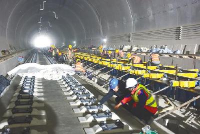 新春走基层丨看！他们为通车全力冲刺