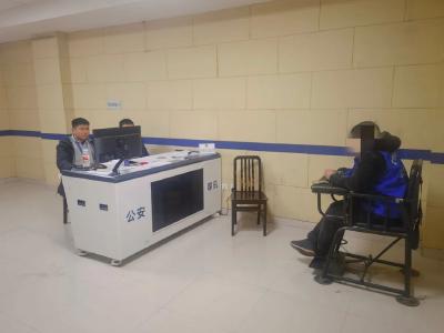 “组团”参与电信诈骗 父子双双落入法网