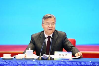 李殿勋出席世界500强对话湖北圆桌会议暨第四次省长国际企业家咨询会议