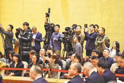 77家中外媒体镜头为何对准湖北 