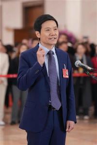 极目政情丨“小米”和“玉米”，代表委员通道，首个亮相的都是湖北人