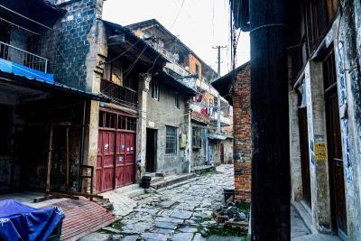 湖北阳新：“微创手术”激活千年古镇  