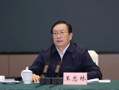 王忠林在鄂州调研时强调 加快打造国际一流航空货运枢纽 努力建设望得见山、看得见水、记得住乡愁的美丽家园