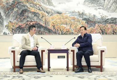 王忠林与顺丰公司董事长兼总经理王卫座谈 加快建设花湖国际一流航空货运枢纽 打造内陆开放高地