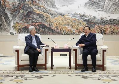 王忠林与中国船舶集团董事长徐鹏座谈 深化战略合作 共谱发展新篇