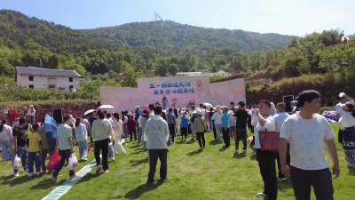 通天河景区“五一”假期人气爆棚