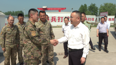 查俊看望慰问驻武部队官兵