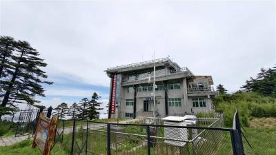 加快建成生态支点 寻访美丽细胞丨登上华中海拔最高大气监测站 这里的PM2.5是0
