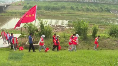 市环卫中心联合团市委开展环境卫生大整治行动
