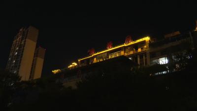 我市开展“小区夜查”筑牢安全防线