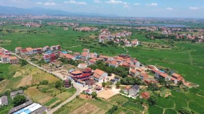 花桥镇上屋何村：科学规划“绘蓝图” 垸场整治“加速跑”