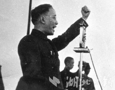 荆楚文物里的抗战记忆｜50万民众献金百万！荷兰导演拍下1938年武汉街头动人一幕