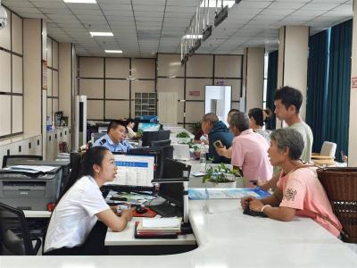 锲而不舍落实中央八项规定精神丨从258张到73张，来凤推进基层报表“只报一次”