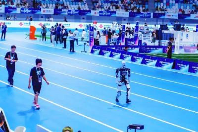 朗毅导航，让机器人扔掉遥控器！湖北“机器侠”从实验室加速奔向市场