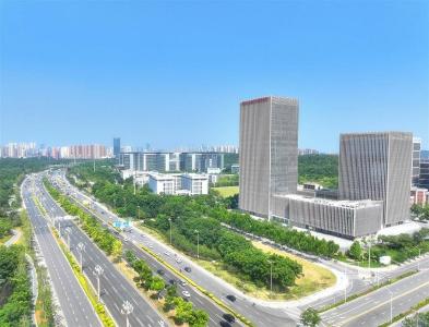 活力中国调研行｜百元一个工位，孵出行业黑马，武汉这个园区让年轻人轻松当老板