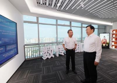 王忠林在武汉调研人工智能产业发展工作时强调 深入实施“人工智能+”行动 更好赋能新质生产力发展