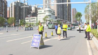 严管交通违法 提升通行安全！我市多部门联合开展城区主干道专项整治