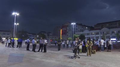 “政企社校医”齐发力 梅川镇开展网络安全宣传暨平安夜市活动