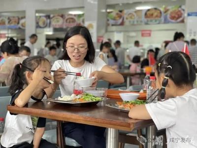 赤壁政府机关食堂成了“十一”景点