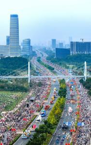 紧密结合惠民生促消费，做强国内大循环——武汉党员干部群众学习领会党的二十届四中全会精神之五