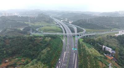 宜昌快速路网重塑城市时空 “三纵三横”骨架初成 市民畅享通勤新速度
