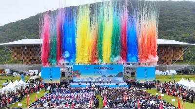 一座内陆城市的“飞天答卷”——三届滑翔伞定点世界杯对荆门意味着什么